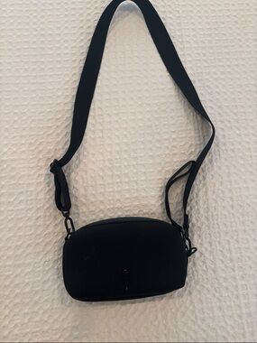 Classic Black Crossbody Bag with Adjustable Strap